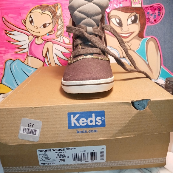 KEDS - Picture 4 of 9
